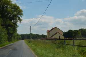 HEADING SOUTH FROM PARIS(021)